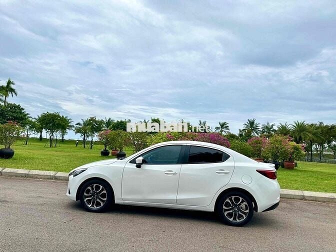 Mazda 2 2018  1.5 AT Sedan - 100000 km
