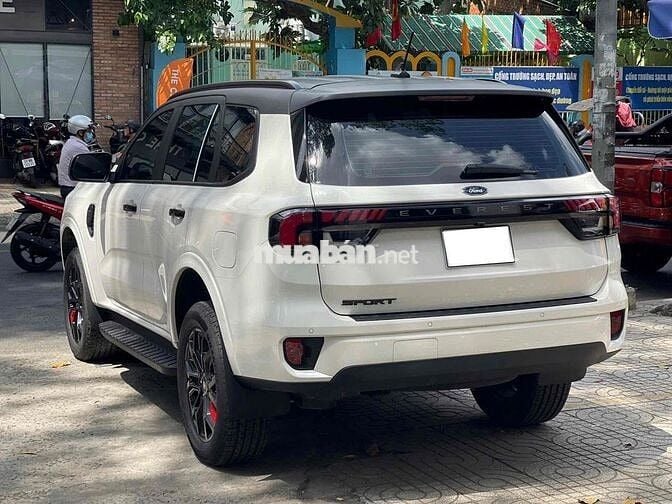 Ford Everest 2025 Sport SE - 300 km