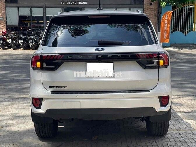 Ford Everest 2025 Sport SE - 300 km