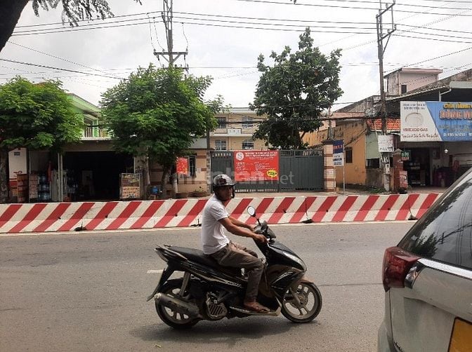 Cần bán nhà mặt tiền Bình Dương 