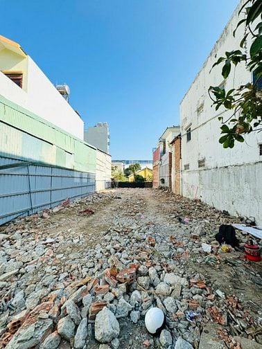 Bán đất mặt tiền đường 28 Cát Lái quận 2 cũ giá 19 tỷ