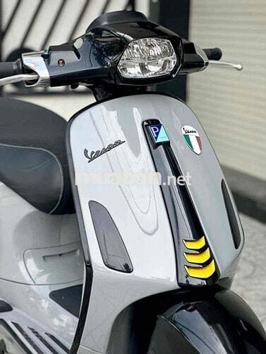 Thanh lí gấp Vespa cực mới