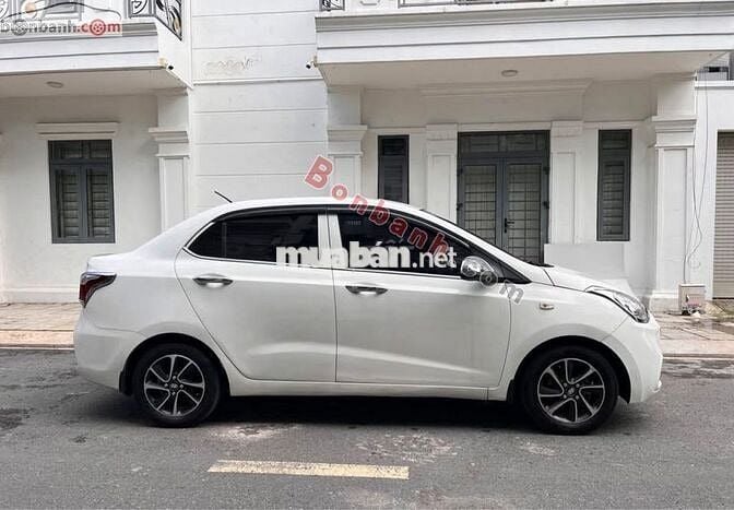 Hyundai i10 sedan base  2017