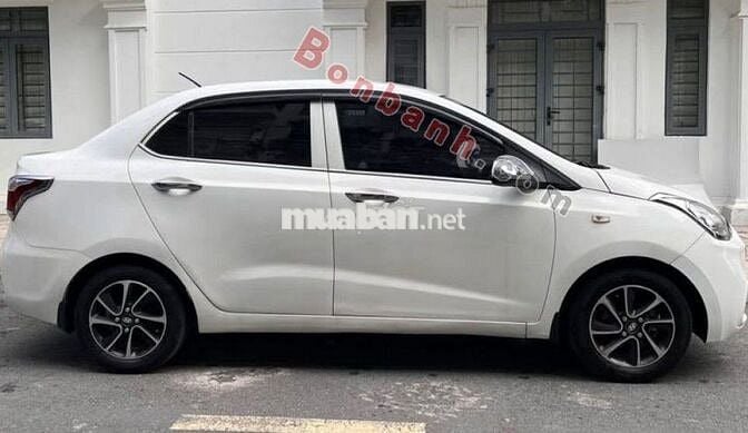 Hyundai i10 sedan base  2017