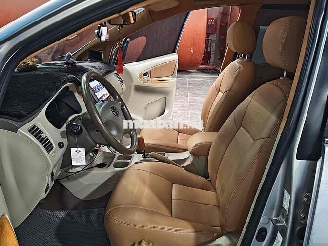 Toyota Innova 2008 V - 130 km