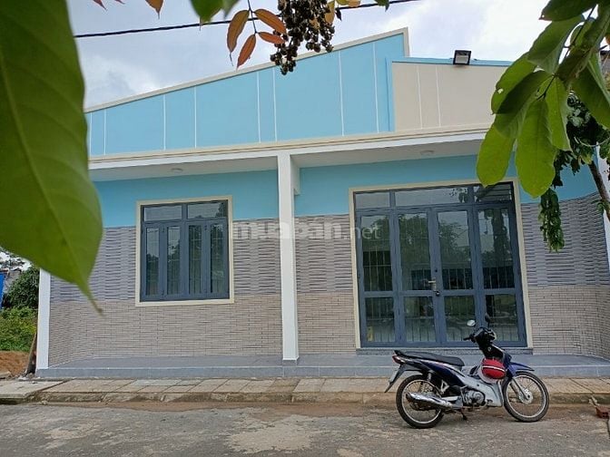 BÁN NHÀ MƠI XÂY ẤP 4 XÃ LỘ 25 - TỈNH LỘ 769 GỒM  2P NGỦ, 2 WC