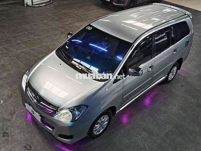 Toyota Innova 2008 V - 130 km