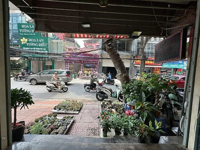 Gia đình cần Cho thuê cửa hàng,  tầng 1 mặt phố Hoàng Hoa Thám, Tây Hồ