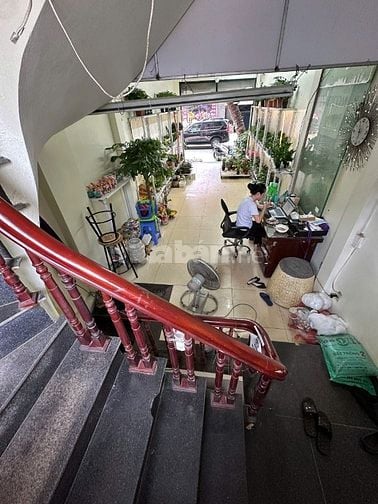 Gia đình cần Cho thuê cửa hàng,  tầng 1 mặt phố Hoàng Hoa Thám, Tây Hồ