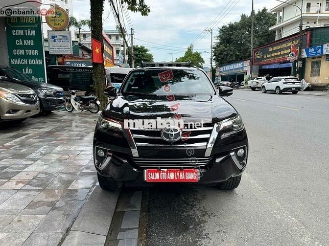 Toyota Fortuner 2017 full xăng 15 v