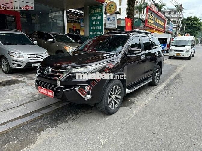 Toyota Fortuner 2017 full xăng 15 v