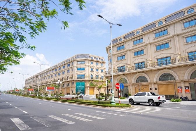 REGAL MAISON® PHU YEN | ĐẲNG CẤP NHÀ PHỐ TRUNG TÂM MẶT BIỂN - GIÁ CHỈ 
