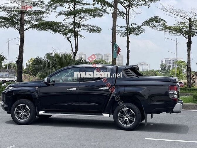 Triton sx 2021 AT chạy 7 vạn