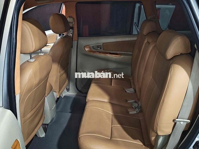 Toyota Innova 2008 V - 130 km