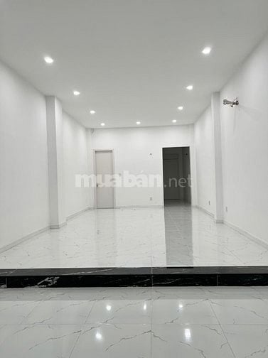 Bán nhà mặt tiền Nguyễn Văn Linh, đoạn gần đường Nguyễn Hoàng