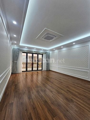 Bán nhà mặt phố Đông Quan - Nhà đẹp - Kinh doanh tốt - Thang máy
