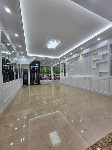 Bán nhà mặt phố Đông Quan - Nhà đẹp - Kinh doanh tốt - Thang máy