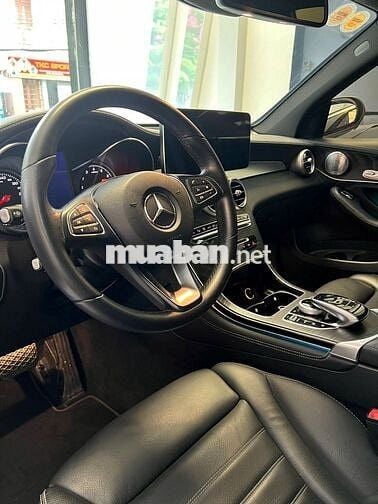 Mercedes Benz GLC 2020 300 4MATIC - 26000 km
