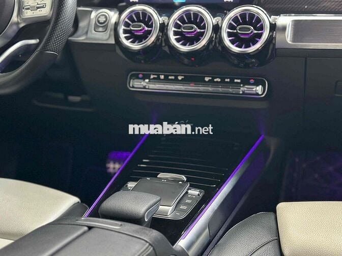 Mercedes GLB200 AMG 2021 SUV 7 chổ cực đẹp