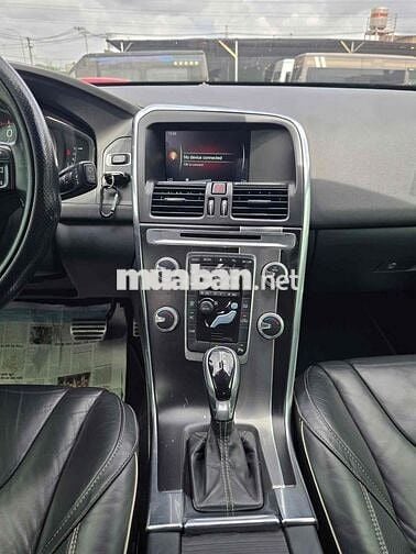 Volvo XC60 2016 R-Design - 128000 km