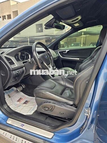 Volvo XC60 2016 R-Design - 128000 km