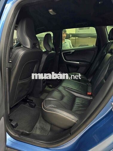 Volvo XC60 2016 R-Design - 128000 km