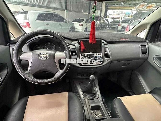 Toyota Innova 2013 2.0E - 135000 km