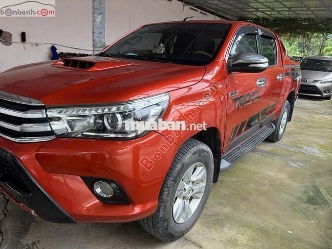 Toyota Hilux sản xuất 2015 đăng ký 2016 bản G