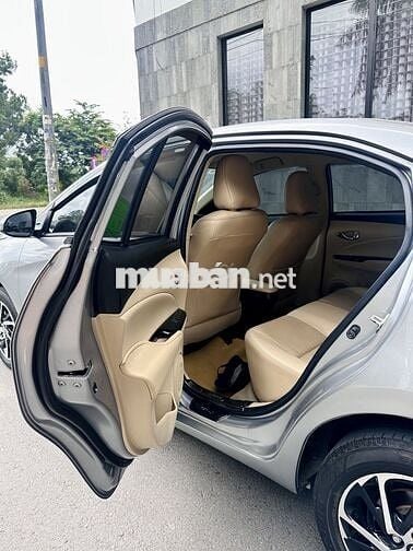 Bán xe Vios 2022 G nhà đi rất ít