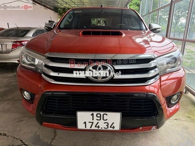 Toyota Hilux sản xuất 2015 đăng ký 2016 bản G