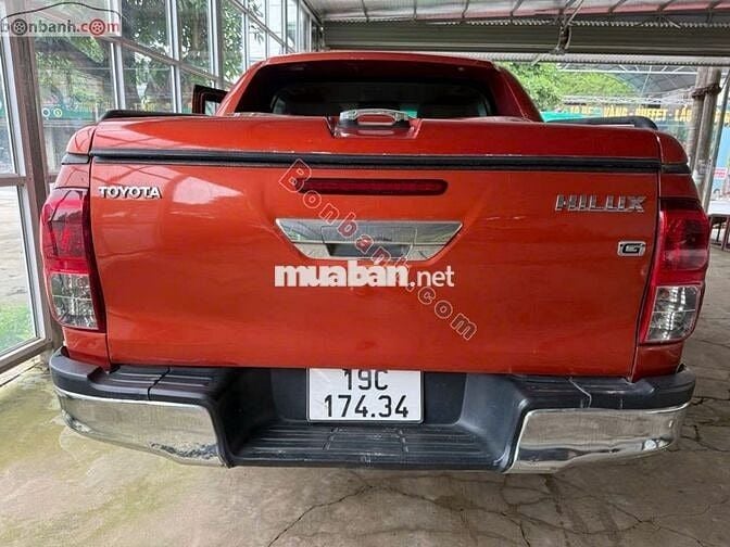 Toyota Hilux sản xuất 2015 đăng ký 2016 bản G