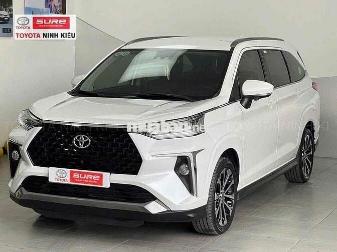 Toyota Veloz Cross 2022 - 28000 km