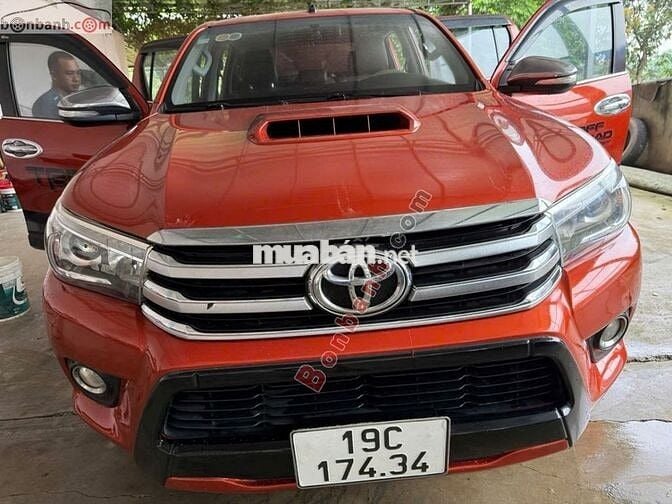 Toyota Hilux sản xuất 2015 đăng ký 2016 bản G