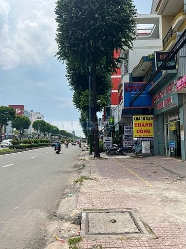 Cho thuê nhà mặt tiền Trường Chinh, P.T.T.Tây, Q.12 giá 26tr