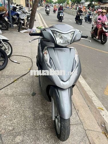 Honda lead FI 2015 mới 90% biển số thành phố