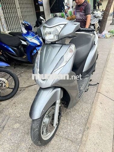Honda lead FI 2015 mới 90% biển số thành phố