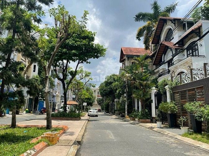Bán nhà HXH Cao Thắng, Quận 10. DT đẹp 12x20m