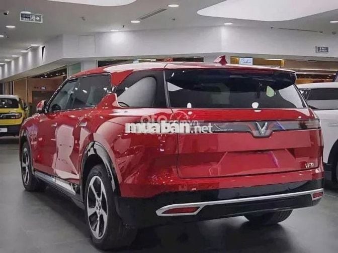 Vf9 sản xuất 2025 mới 100%.