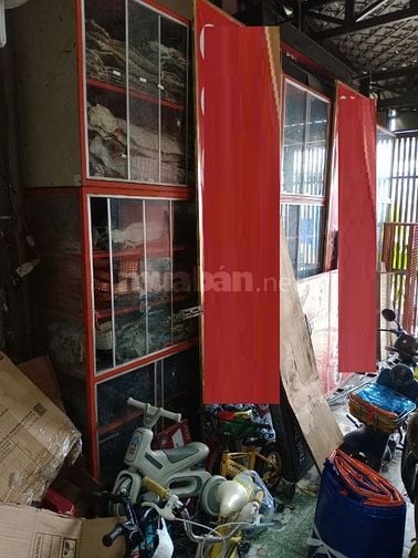 Chuyển cửa hàng, cần thanh lý tủ kệ như hình tại Bình Hưng Hòa, Tp.HCM