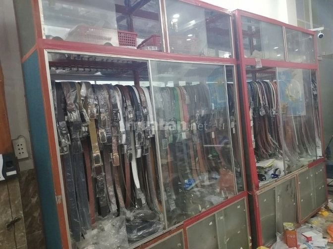 Chuyển cửa hàng, cần thanh lý tủ kệ như hình tại Bình Hưng Hòa, Tp.HCM