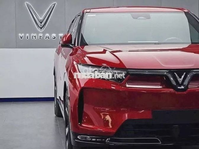 Vf9 sản xuất 2025 mới 100%.