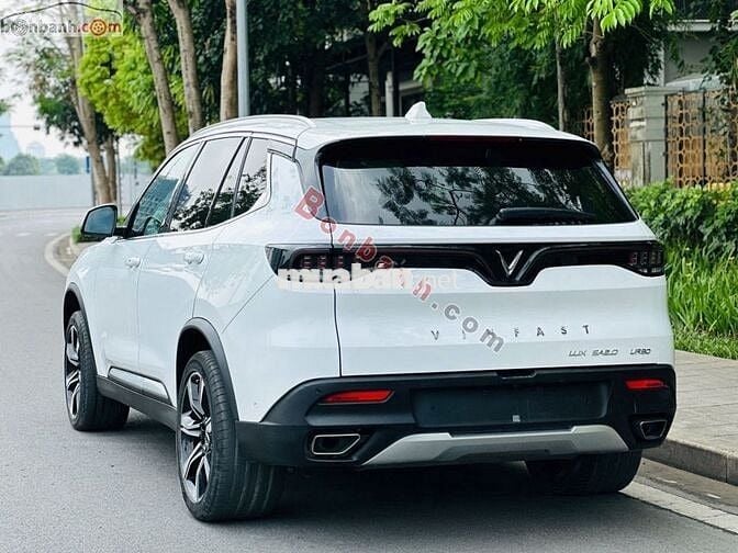 VinFast Lux SA 2.0 Cao cấp 2022