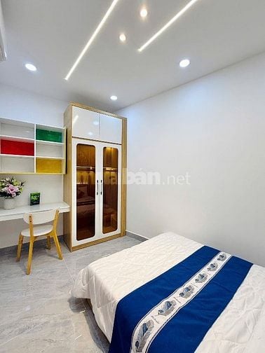 Hẻm xe hơi Phạm Văn Bạch, Tân Bình chốt giá 1tỷ800 SHR