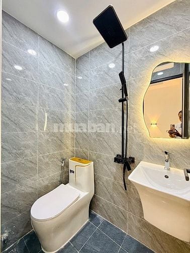 Hẻm xe hơi Phạm Văn Bạch, Tân Bình chốt giá 1tỷ800 SHR