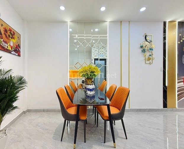 Hẻm xe hơi Phạm Văn Bạch, Tân Bình chốt giá 1tỷ800 SHR