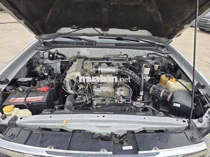 Ford Everest 2011 2.6L 4x4 MT - 120000 km