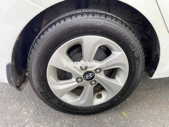 Hyundai Grand i10 2018 1.2 MT  bản đủ