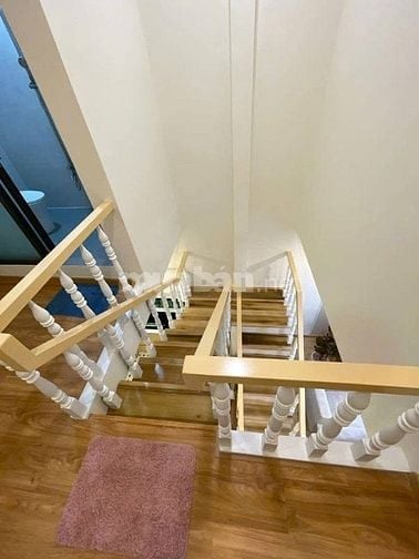 Bán gấp nhà Lý Chính Thắng - Quận 3 DT 64m2, đầy đủ tiện nghi ! 