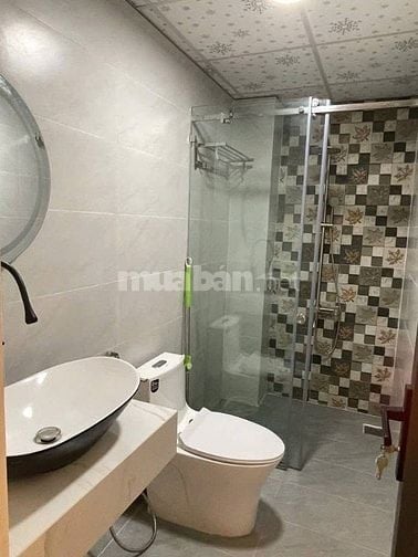 Bán gấp nhà Lý Chính Thắng - Quận 3 DT 64m2, đầy đủ tiện nghi ! 