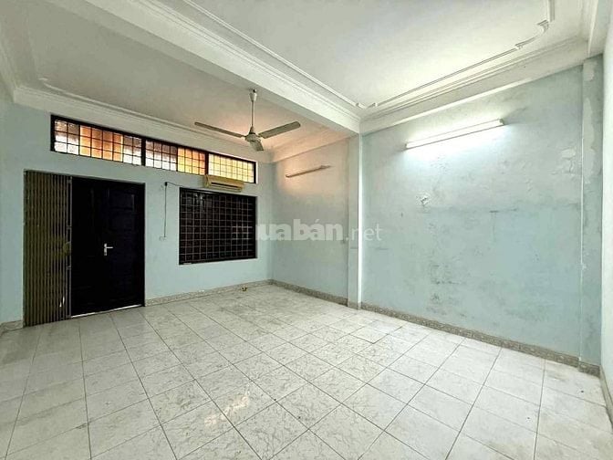 Vương Thừa Vũ, 72m2, 5m, gần mặt phố, ô tô vào nhà, sơn nước lại đẹp